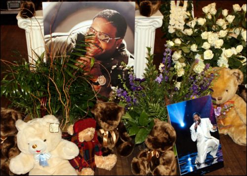 funeral pictures of gerald levert