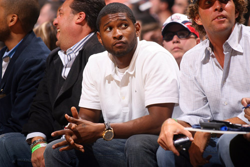 Usher enjoying the game