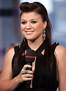 Kelly Clarkson on TRL - May 10, 2007