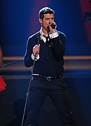 Robin Thicke performs â€œLost Without Youâ€ at the â€˜07 BET Awards