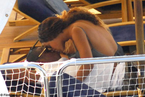 Beyonce & Jay-Z Showing a Little PDA in St. Tropez!