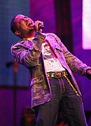 Smokie Norful performing at the 2007 Essence Music Festival