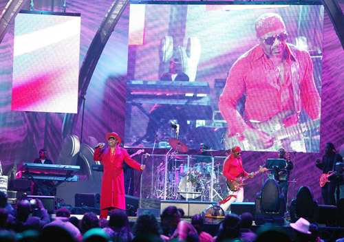 The Isley Brothers performing at the 2007 Essence Music Festival