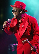 Ronald Isley performing at the 2007 Essence Music Festival
