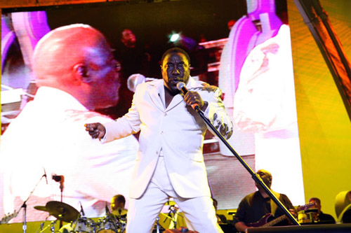 Eddie Levert of the Oâ€™Jays performing at the 2007 Essence Music Festival