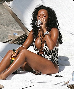 Mel B sipping champagne in Miami - August 4, 2007