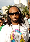 Kyjuan arriving at the 2007 Oâ€™Zone Awards